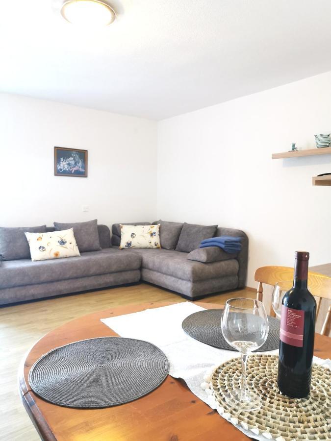 צזריקה Apartmani Gabi מראה חיצוני תמונה