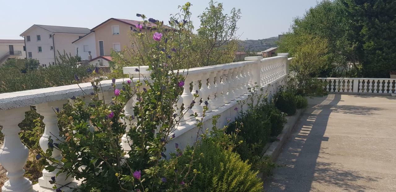 צזריקה Apartmani Gabi מראה חיצוני תמונה